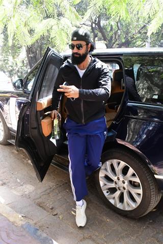 Vicky Kaushal spotted in the Khar