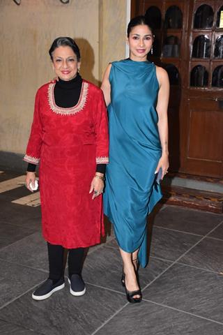 Tanuja Mukerji snapped at Tanisha Mukherjee Birthday