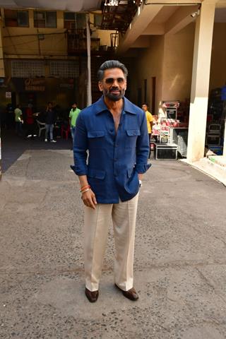 Suniel Shetty snapped on the sets of Dance Deewane 4