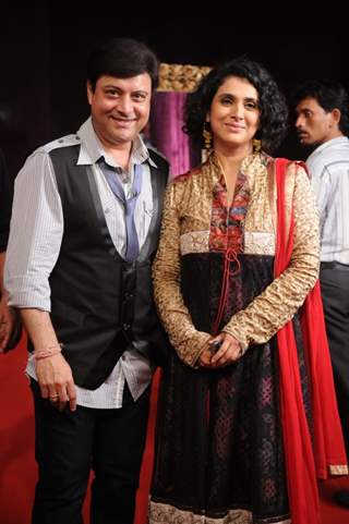 Sachin & Supriya Pilgaonkar at STAR Parivaar Awards 2010