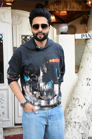 Jackky Bhagnani snapped in the city