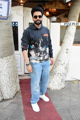 Jackky Bhagnani snapped in the city