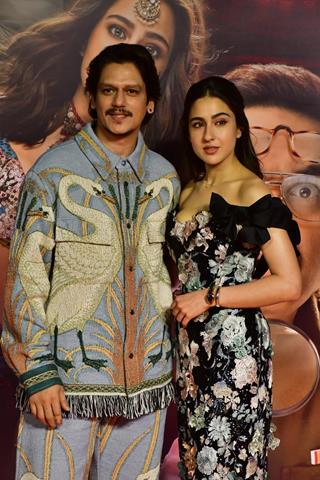 Vijay Varma and Sara Ali Khan grace the premiere of Murder Mubarak