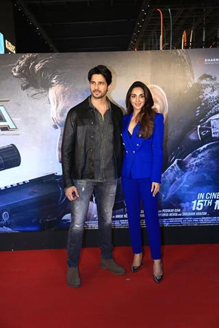 Sidharth Malhotra and Kiara Advani snapped on the premiere of Yodha