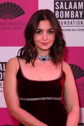  Alia Bhatt hosts the Hope Gala in support of the Salaam Bombay Foundation! 