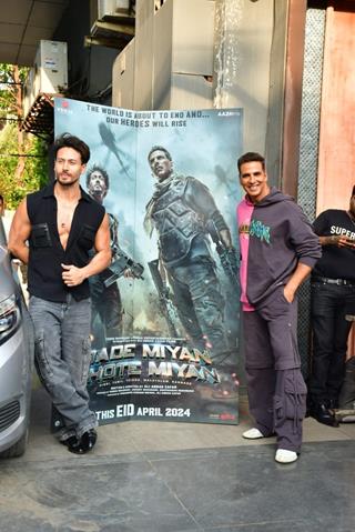 Akshay Kumar and Tiger Shroff snapped for Promotion of Bade Miyan Chote Miyaan 