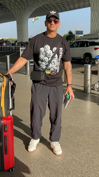 Prince Narula snapped at the airport