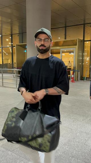 Virat Kohli spotted at the airport