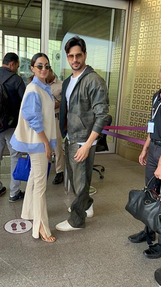 Sidharth Malhotra and Kiara Advani spotted at the airport