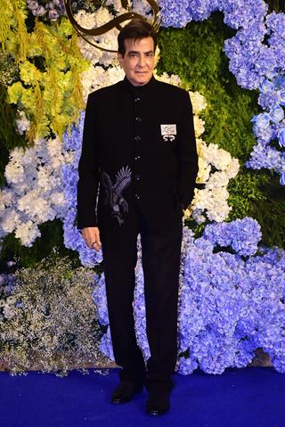 Jeetendra attend Anand Pandit’s daughter Aishwarya's wedding reception