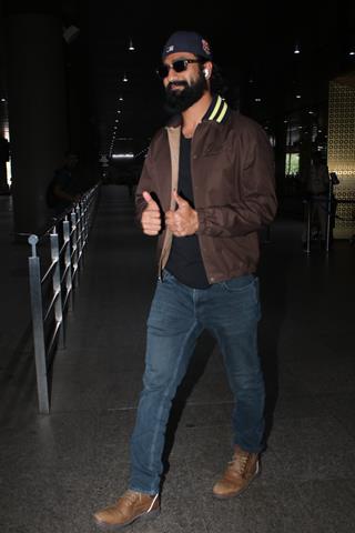 Vicky Kaushal snapped at the airport