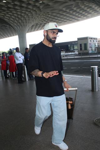 Virat Kohli snapped at the airport