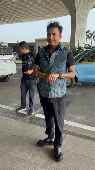 Sukhwinder Singh snapped in the Airport
