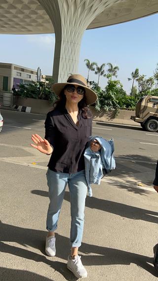 Preity Zinta snapped at the airport