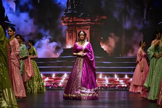 Dia Mirza for Chaula Heritage at Bombay Times Fashion Week Day 2