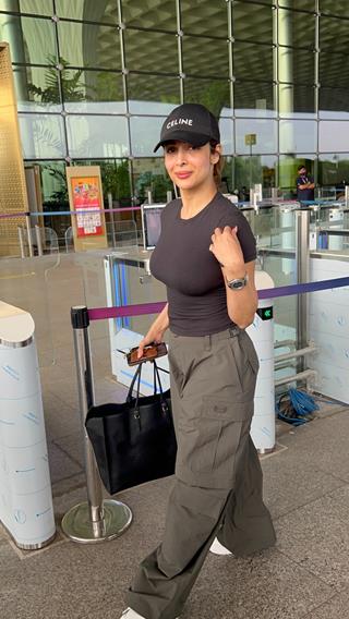 Malaika Arora snapped at the mumbai airport