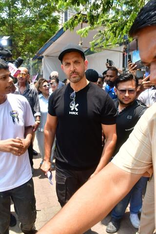 Hrithik Roshan snapped after their Lok Sabha Election voting