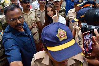 Aishwarya Rai Bachchan snapped after their Lok Sabha Election voting