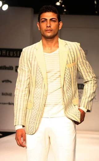 Ashutosh presenting creations of Designer Zubair Kirmani at the Van Heusen &quot;India Mens Week&quot;