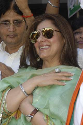 Bollywood actress Dimple Kapadia campaigns for Sanjay Nirupam at Borivli in Mumbai