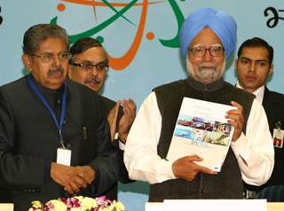 Prime Minister Dr Manmohan Singh and Union Minister for Overseas Indian Affairs Vayalar Ravi at the inaugural of '''' 8th Pravasi Bharatiya Divas'''' in New Delhi on Friday