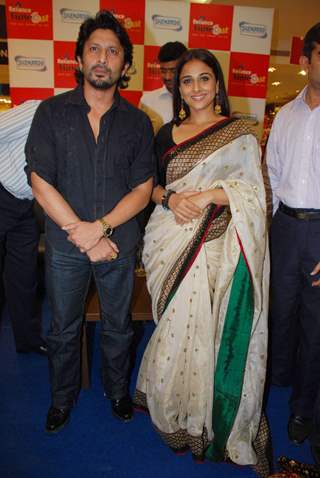 Arshad Warsi and Vidya Balan launch DVD of &quot;Ishqiya&quot; at Reliance Timeout, Bandra