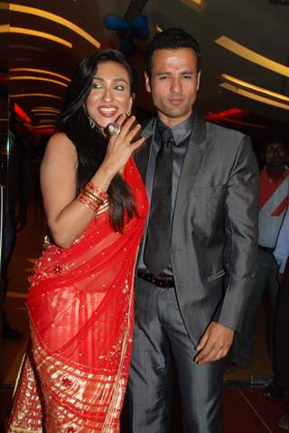 Rohit Roy and Rituparna Sengupta at Mittal Vs Mittal premier at Cinemax