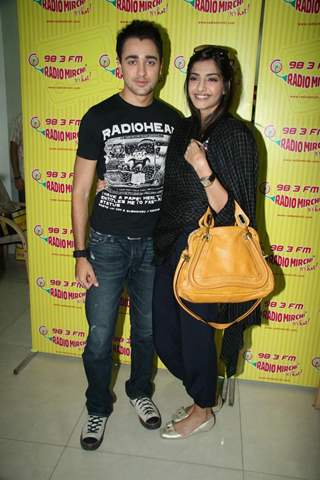 Imran Khan and Sonam Kapoor on Radio Mirchi at Lower Parel