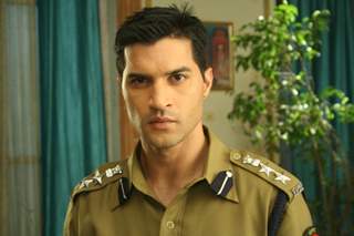 Vikas Sethi as Avinash Matto Police Inspector