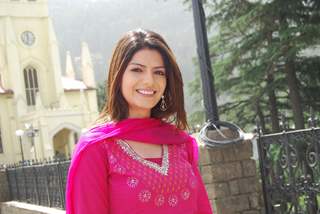 Rishma Roshlani as Divya