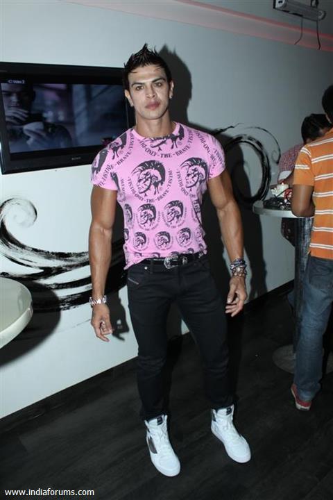 Sahil Khan at Rohit Verma s birthday bash at Twist Photo