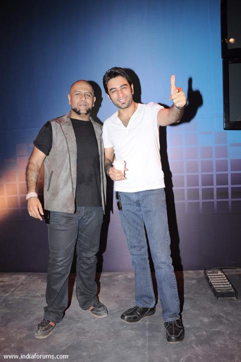 Lyricist Vishal Dadlani and singer Shekhar Ravjiani at the online 'Hungama' website concert at Mahboob studios in Mumbai. .