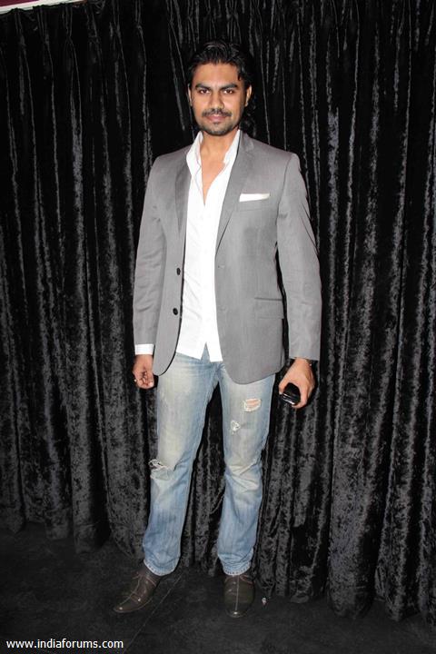 Gaurav Chopra at the unveiling of FHM magazine '100 Sexiest Women 2011' cover