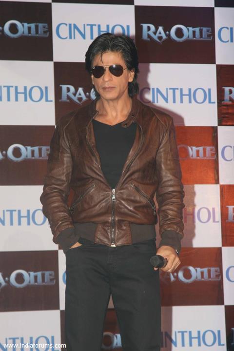 Pics: SRK Slays the Leather Jacket While Emraan Looks Cool