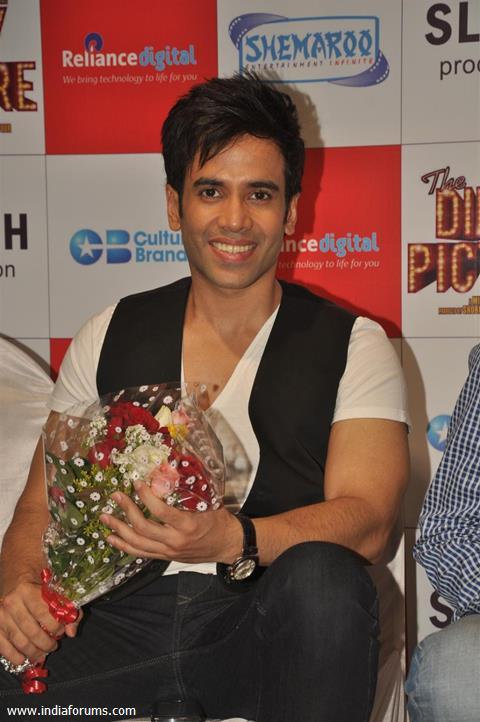 Tusshar Kapoor at The Dirty Picture DVD launch at Reliance Digital