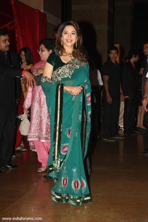 Madhuri Dixit grace Ritesh Deshmukh & Genelia Dsouza wedding reception in Mumbai