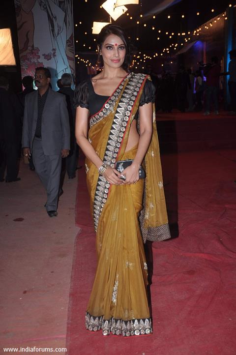 Bipasha Basu at Max Stardust Awards 2012 at Bhavans College Grounds in Mumbai