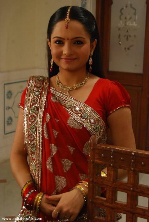 Giaa Manek as Gopi in Saathiya