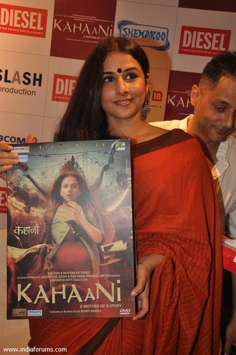 Vidya Balan unveils Kahaani DVD