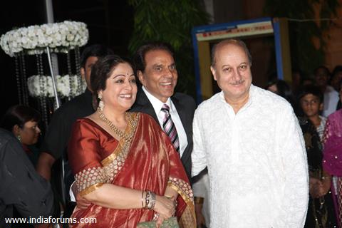 Kirron Kher, Dharmendra and Anupam Kher at Esha Deol's Wedding Reception