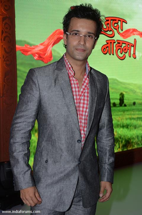 Aamir Ali as Dr.Anirrudh in Hongey Judaa Na Hum