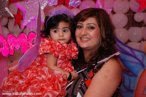 Juhi Parmar with her Daughter