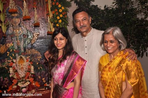 Suresh Oberoi with his wife at the Visarjan of Lord Ganesha