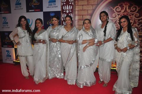 Cast of Satrangi Sasural at Zee Rishtey Awards
