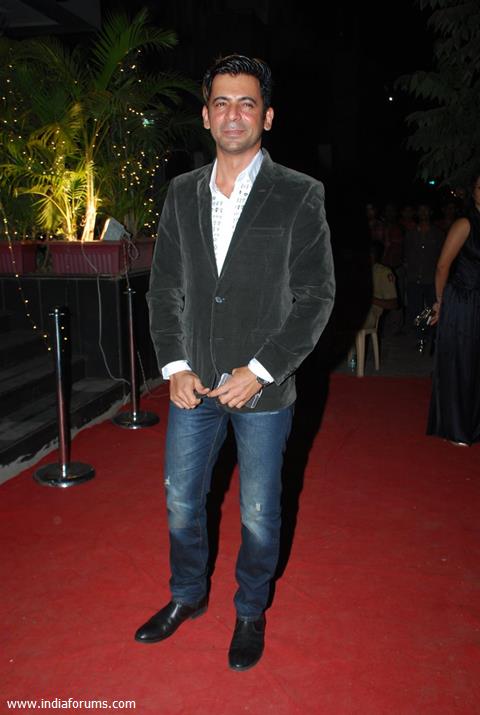 Sunil Grover was at Vikram Phadnis's Store Launch