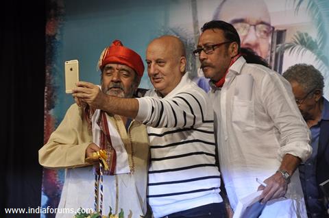 Anupam Kher clicks a selfie with Jackie Shroff at Ali Peter John Book Launch