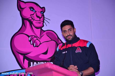 Abhishek Bachchan Adresses Press Conference of Jaipur Pink Panthers