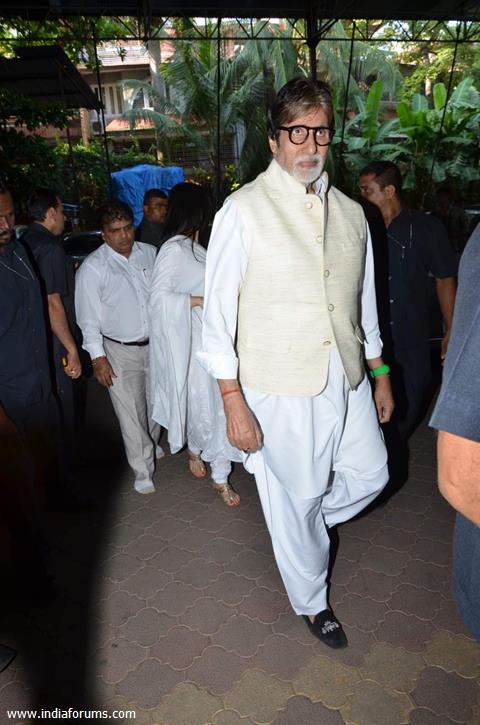 Amitabh Bachchan at Aadesh Shrivastava's Prayer Meet