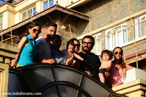 Baby cousins Taimur and Inaaya enjoy Summer in Style!