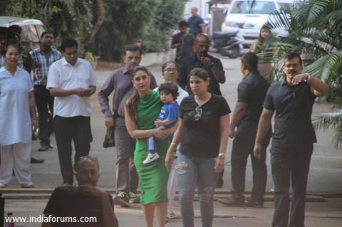 Taimur accompanies mom Kareena Kapoor on her sets